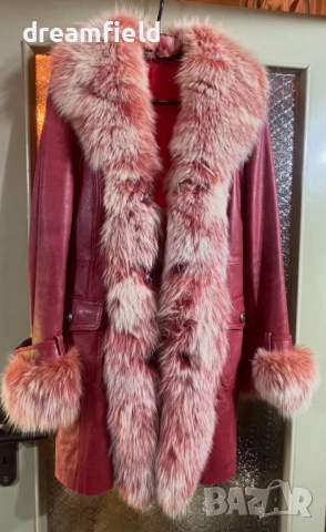 Младежко палто - кожа с богата гарнитура лисица