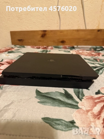 ps4 slim 1TB с една игра и джойстик , снимка 3 - PlayStation конзоли - 56061234