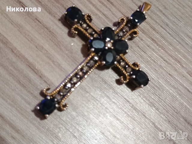 Уникален кръст със Сапфири