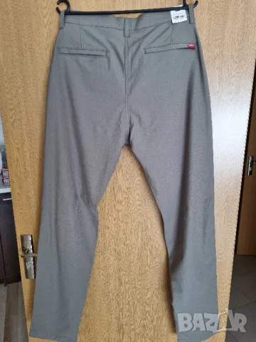Мъжки панталон Levi's Chino Standard Tech, размер 34х34, снимка 6 - Панталони - 50071836