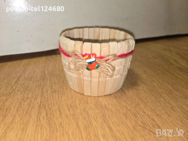 Коледна кашпа, снимка 2 - Саксии и кашпи - 52860939