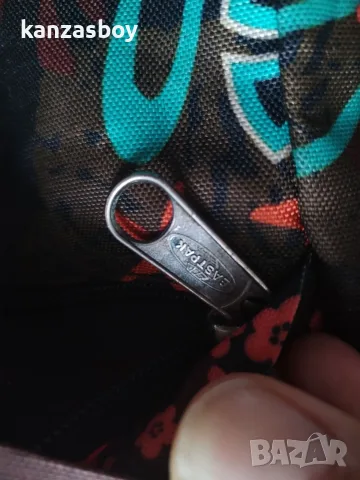 eastpak - страхотна спортна чанта , снимка 6 - Чанти - 56201894