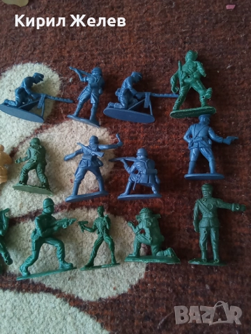 Войници пластмасови 12 броя 25258, снимка 5 - Колекции - 52107078