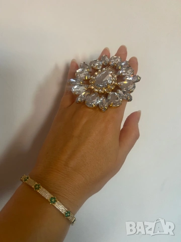 Красив масивен пръстен с кристали, снимка 2 - Пръстени - 53926677