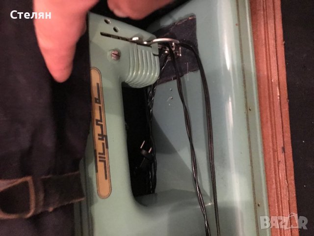 Продавам руска шевна машина, снимка 2 - Шевни машини - 36697076