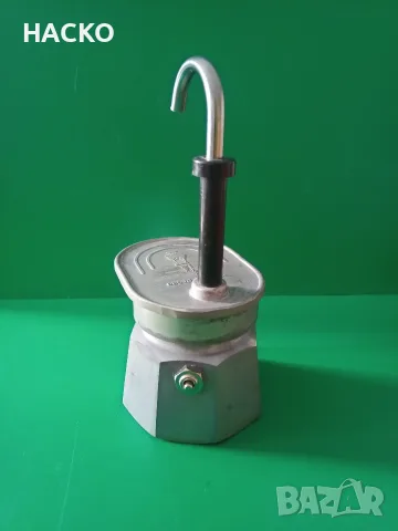 Кафеварка Bialetti Mini Express 100% Оригинална за Едно Кафе + Подарък Чашка с Чинийка, снимка 3 - Кафемашини - 55788292