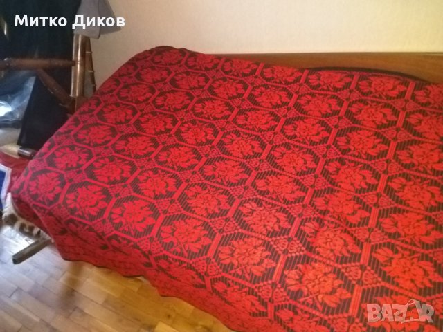 Кувертюра от соца на Средец София чисто нова 200х125см, снимка 2 - Покривки за легло - 35569452