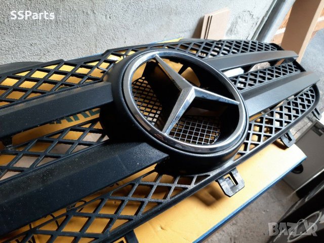 Mercedes Sprinter 2500/3500 - радияторна решетка с емблема, снимка 3 - Части - 29147908