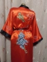 Сатенен халат с две лица черно и червено бродерия дракон , снимка 13