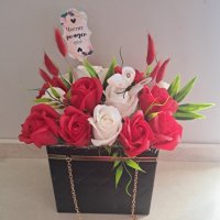 Аранжировка на кутии,чантички,кошнички и др със сапунени рози цената започва от 22лв ., снимка 4 - Подаръци за жени - 44172683