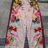 Сатенен панталон със флорални мотиви в бледо розов цвят, снимка 13 - Панталони - 25642902