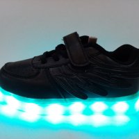 Детски светещи маратонки със USB  зарядно. , снимка 2 - Детски маратонки - 40179885