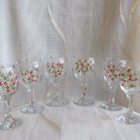 Ръчно рисувани чаши ,цена за комплект 30лв, снимка 7 - Декорация за дома - 34887956