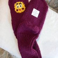 Ръчно плетени мъжки чорапи с емотикон. Размер 42, снимка 2 - Мъжки чорапи - 42253479