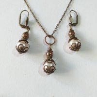 Красив Викториански Перлен комплект с розови и кафяви кристални перли и бронзови орнаменти , снимка 8 - Бижутерийни комплекти - 40709384