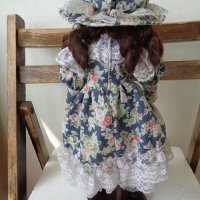 Продавам порцеланова колекционерска кукла -ELIZABETH-А, снимка 5 - Антикварни и старинни предмети - 37866876