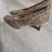 Обувки , снимка 5 - Дамски обувки на ток - 30648880