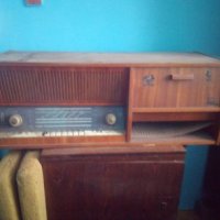 Стар радио-грамофон, снимка 1 - Други музикални жанрове - 30922807