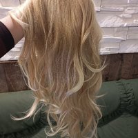 дълга качествена руса перука, снимка 5 - Аксесоари за коса - 44293373