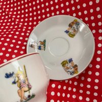 Купичка и чинийка детски мотиви. Български порцелан, снимка 1 - Чинии - 42872312