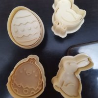 4 бр Пиле яйце заек Великденски пластмасови форми резци с бутало за сладки тесто фондан форма резец, снимка 1 - Форми - 39874259