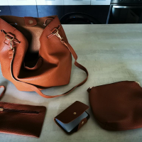 Дамска чанта с три допълнителни несесера, снимка 2 - Чанти - 36571367