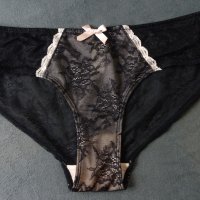 C&A Lingerie M/L черни дантелени бикини, снимка 8 - Бельо - 42515599