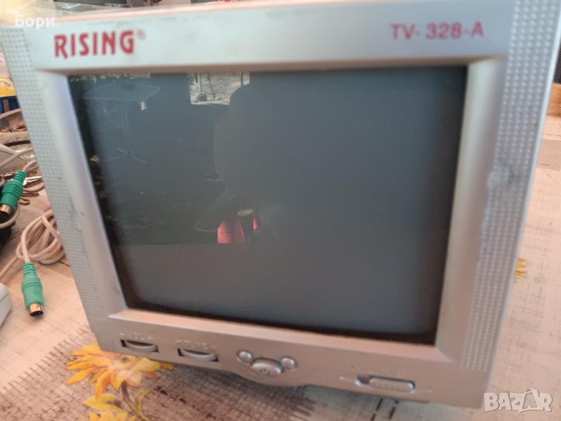 Телевизор портативен RISING, снимка 1