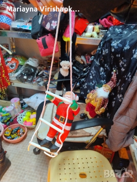 Продавам фигура на ,, Дядо Коледа,, на стълба, снимка 1