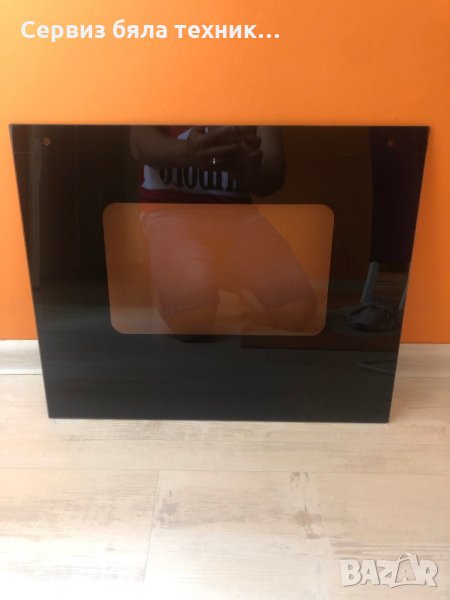 Продавам  перфектно предно стъкло за вратата на  готварска печка  VOLTEL (Snaige), снимка 1