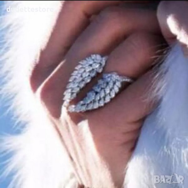 Пръстен с ангелски криле с камъни, снимка 1