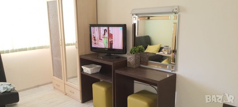 Тоалетка и шкаф, снимка 1