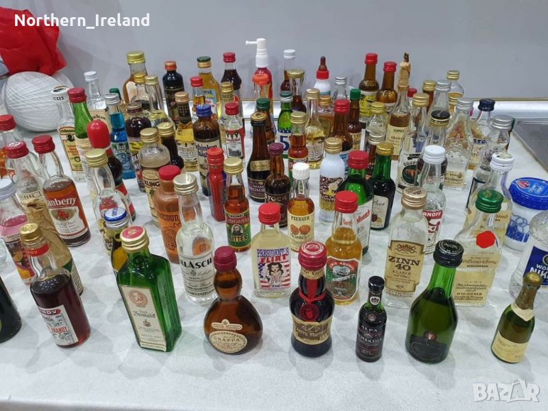 Колекция от миниатюрни бутилки алкохол , снимка 1