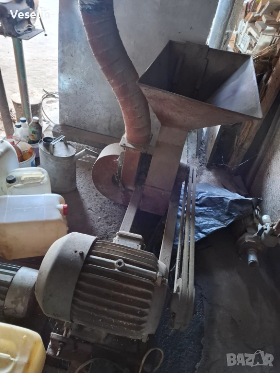 Трифазна ярномелка с контейнер, снимка 1