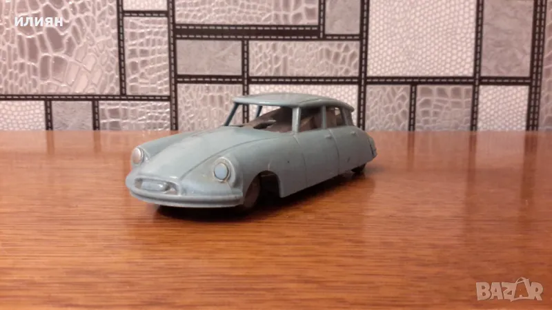 Стара играчка има забележки , снимка 1