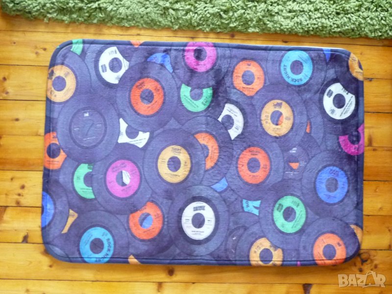 Килиме с грамофонни плочи музика рок поп страда класика джаз грамофон обороти игличка доза, снимка 1