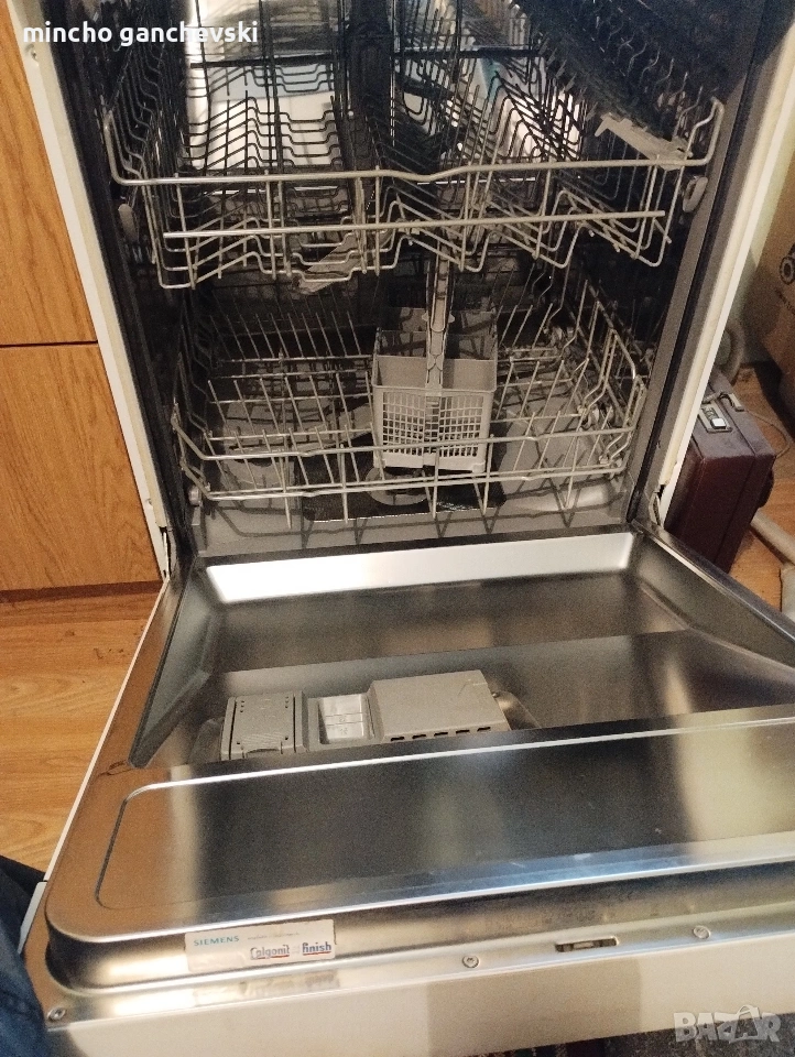 съдомиялна машина като нова от вътре , снимка 1