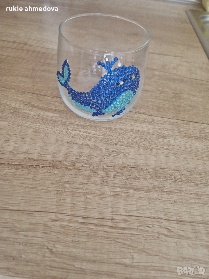 Ръчно декорирана стъклена чаша с кристали, снимка 1