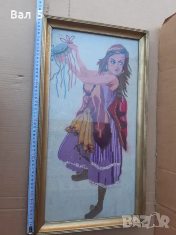 Стар ръчно шит гоблен ТАНЦУВАЩА ЦИГАНКА С ДАЙРЕ, снимка 4 - Гоблени - 49584673