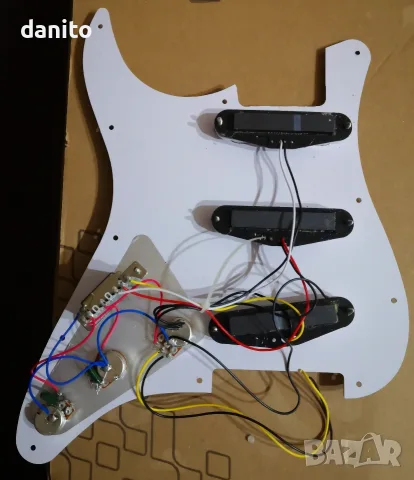 Зареден пикгард (Loaded Pickguard) за Strat тип китари, снимка 2 - Китари - 56486850