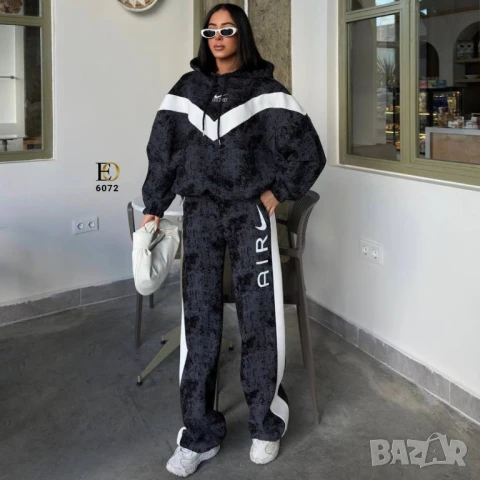 дамски екипи Nike , снимка 2 - Спортни екипи - 50742781