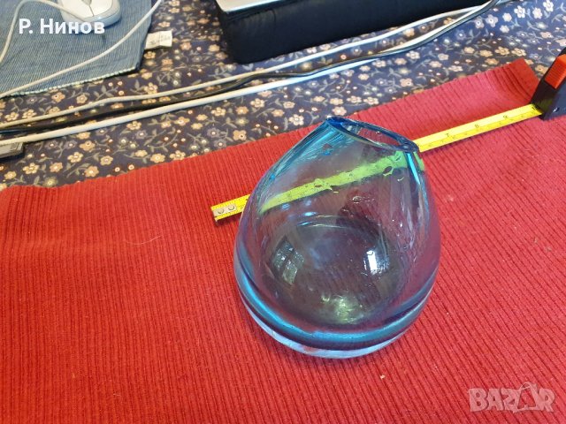 ваза синьо стъкло  дебела и  плитка   Бохемия ЧССР, снимка 3 - Вази - 42076812