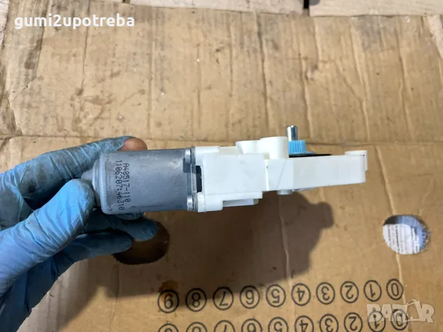 Моторче Стъклоповдигач Задно Дясно 8K0959811A Porsche Cayenne 3.0D 92A/2012г, снимка 3 - Части - 49719236