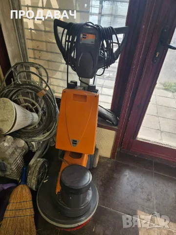 TASKI – Еднодискова машина – Еrgodisc 165, снимка 2 - Други машини и части - 48973373