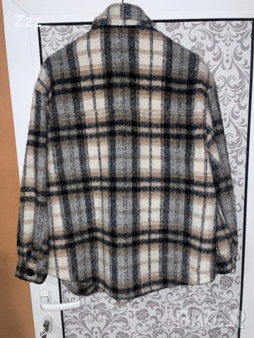 Карирано палто тип риза Bershka, снимка 2 - Палта, манта - 42595887