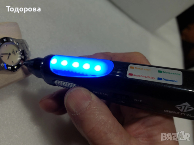 Дамски часовник Tissot с 10 диаманта и седефен циферблат,машина кварц, снимка 13 - Дамски - 52807085