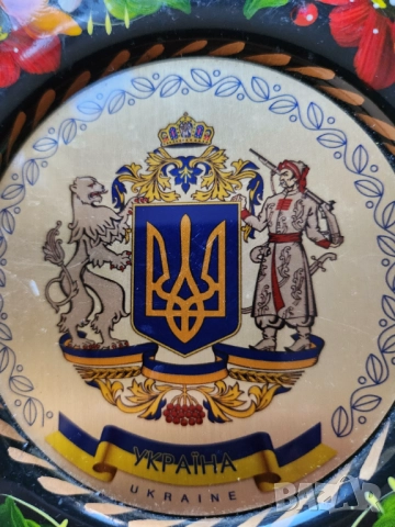 керамика - художествени изделия от България, Естония и Украйна (от там и Хохлома с герба на Украйна), снимка 2 - Декорация за дома - 52096162