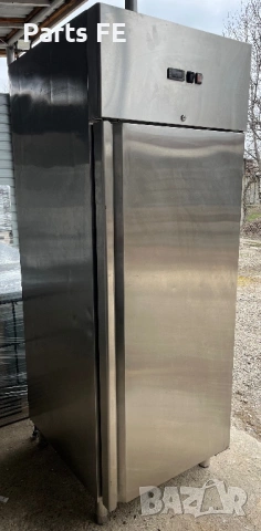 Професионален фризер вертикален profesionalen vertikalen frizer, снимка 2 - Хладилни витрини и фризери - 53934948