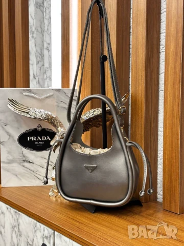 чанти prada, снимка 5 - Чанти - 51427758