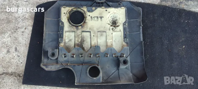 Капак двигател Vw Touran 1.9 TDI 105к.с. - 80лв, снимка 2 - Части - 50300404
